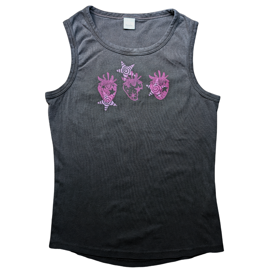 Top negro sin mangas con fresas rosas [L]