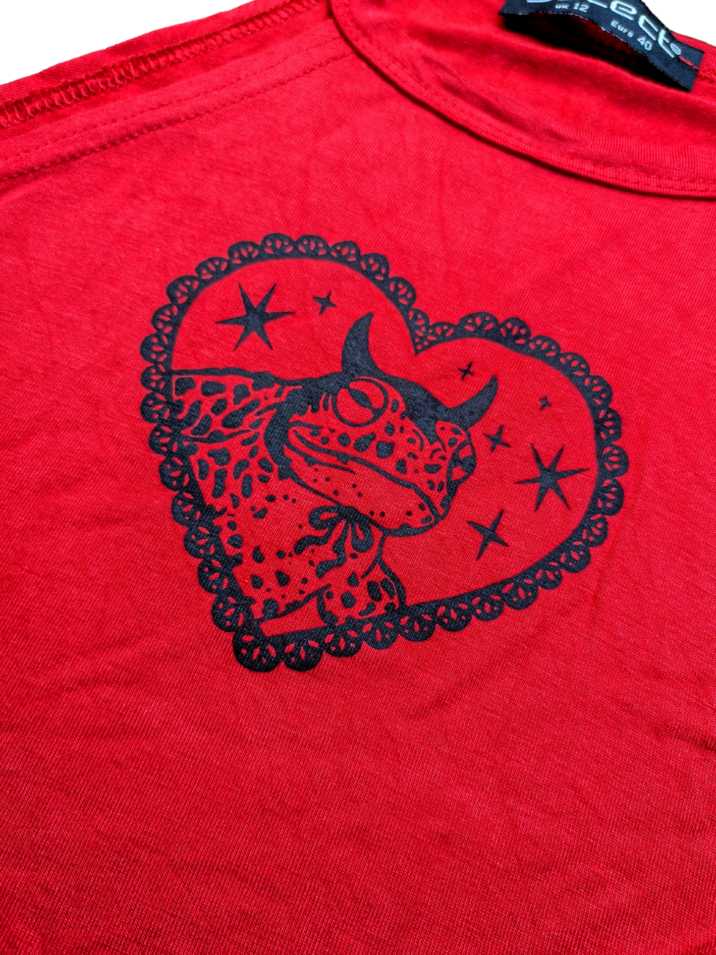 Red crop top with black Devilish Toad [L/XL]